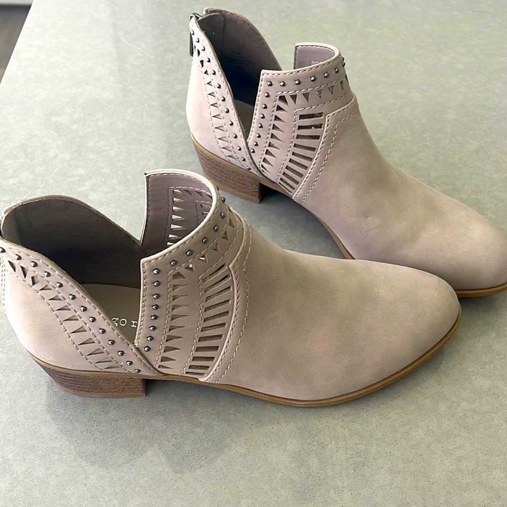Indigo Rd. Ankle booties - Suede - Size 8.5